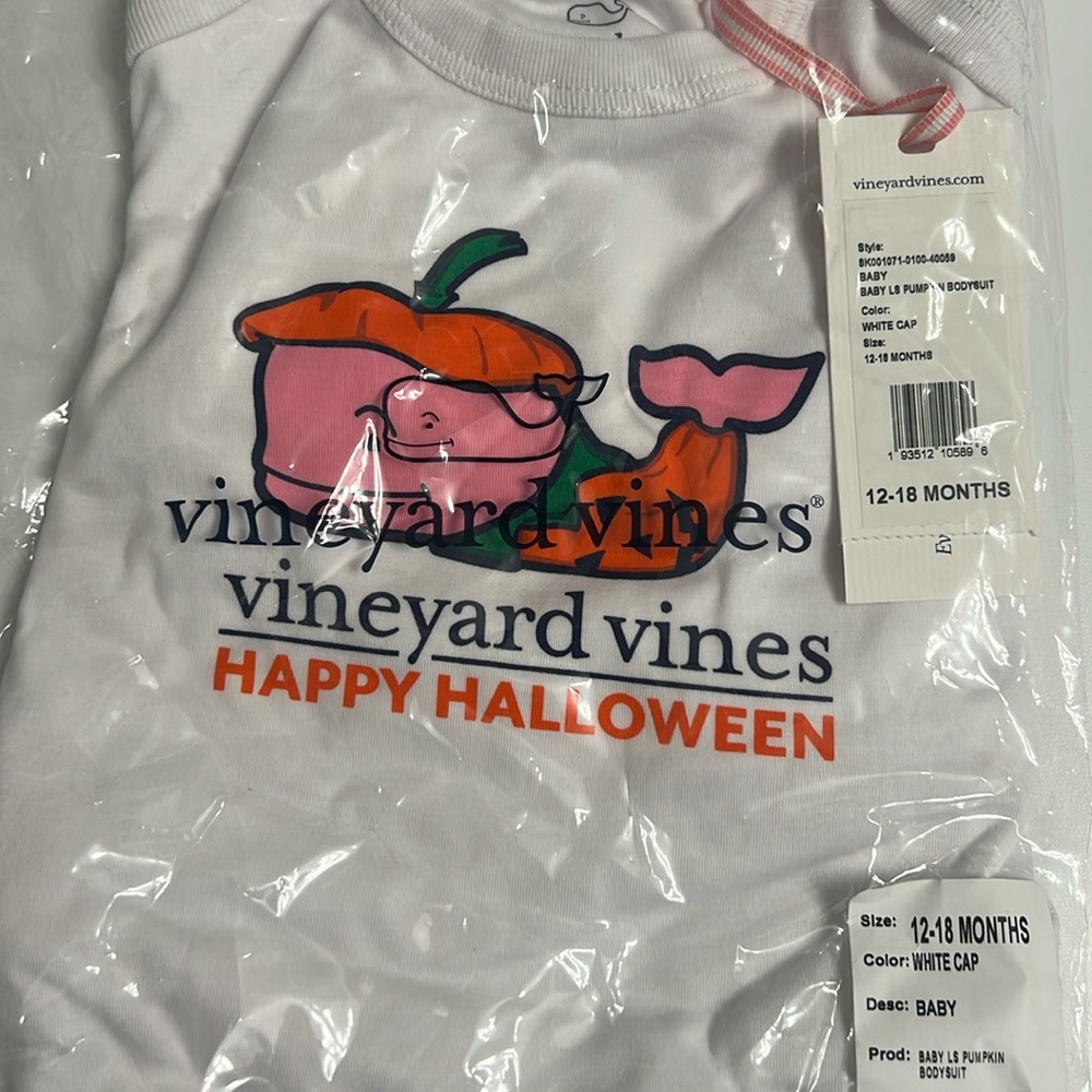 Brand new in packaging Vineyard Vines pumpkin bodysuit, size 12-18 months